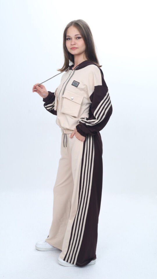 Kapüşonlu Çizgi Detaylı Kız Çocuk Eşofman Takımı – Bej & Kahverengi