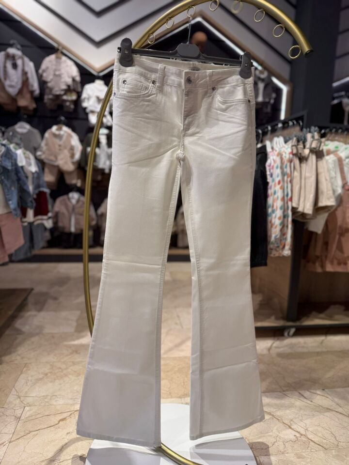 Kadın Beyaz Jean Pantolon – İspanyol Paça Yüksek Bel KoT