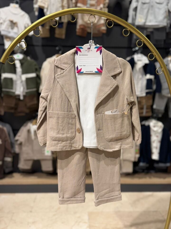 Ceketli Çocuk Takımı