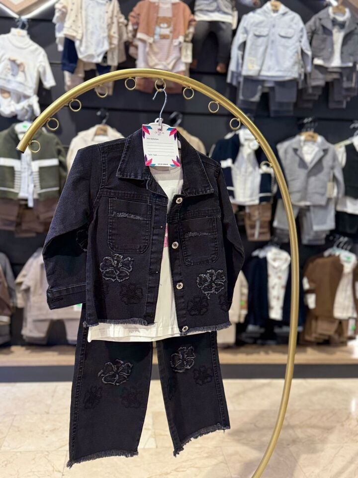 Çiçek Nakışlı Kot Ceket, Tişört ve Pantolon Kız Çocuk Üçlü Takım