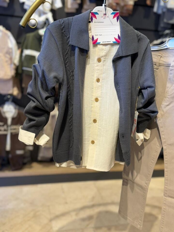 Erkek Çocuk Triko Hırka, Gömlek, Tişört ve Pantolon 3’lü Takım