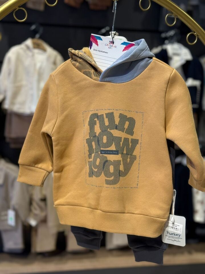 KAPŞONLU ERKEK BEBEK TAKIM