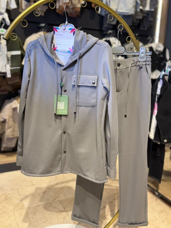 Kapüşonlu Düğmeli Çocuk Takımı – Gri