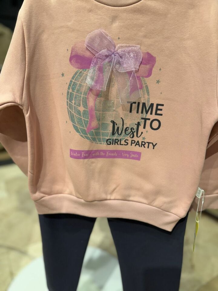 Fiyonk Detaylı Yazı Baskılı Kız Çocuk Eşofman Takımı