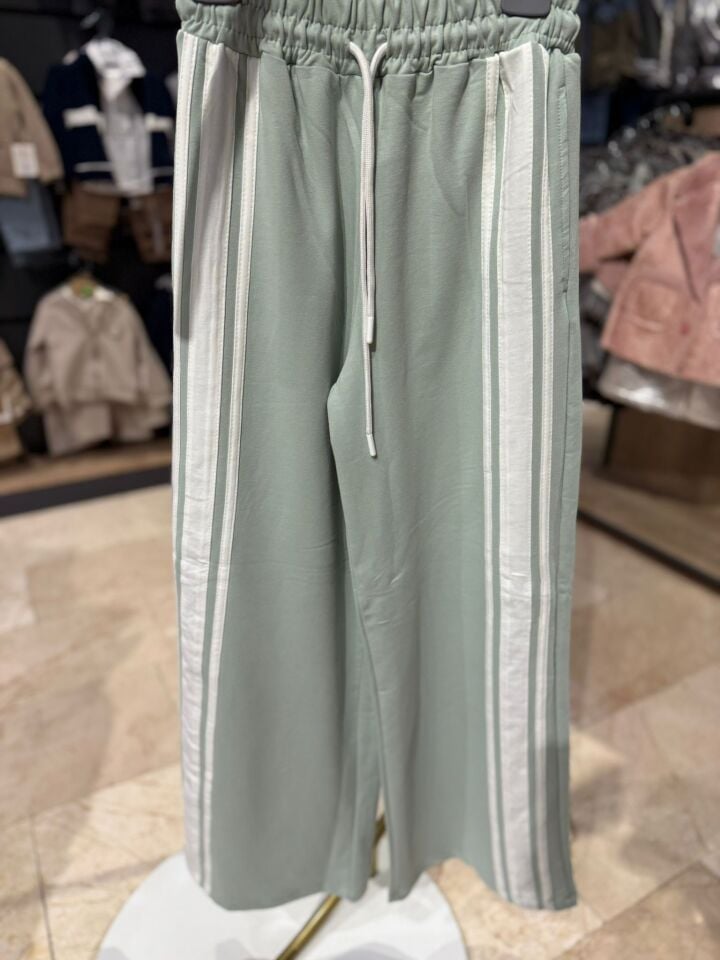 Kapüşonlu Kız Çocuk Eşofman Takımı